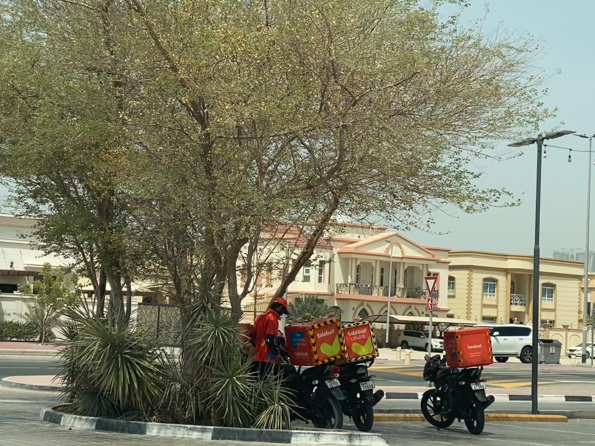 https://www.equidem.org/assets/images/common/Talabat_Workers_in_Shade_-_100923.jpeg